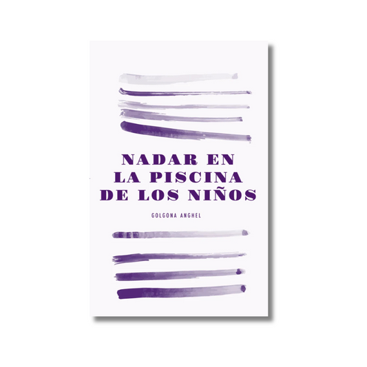 Nadar en la piscina de los niños